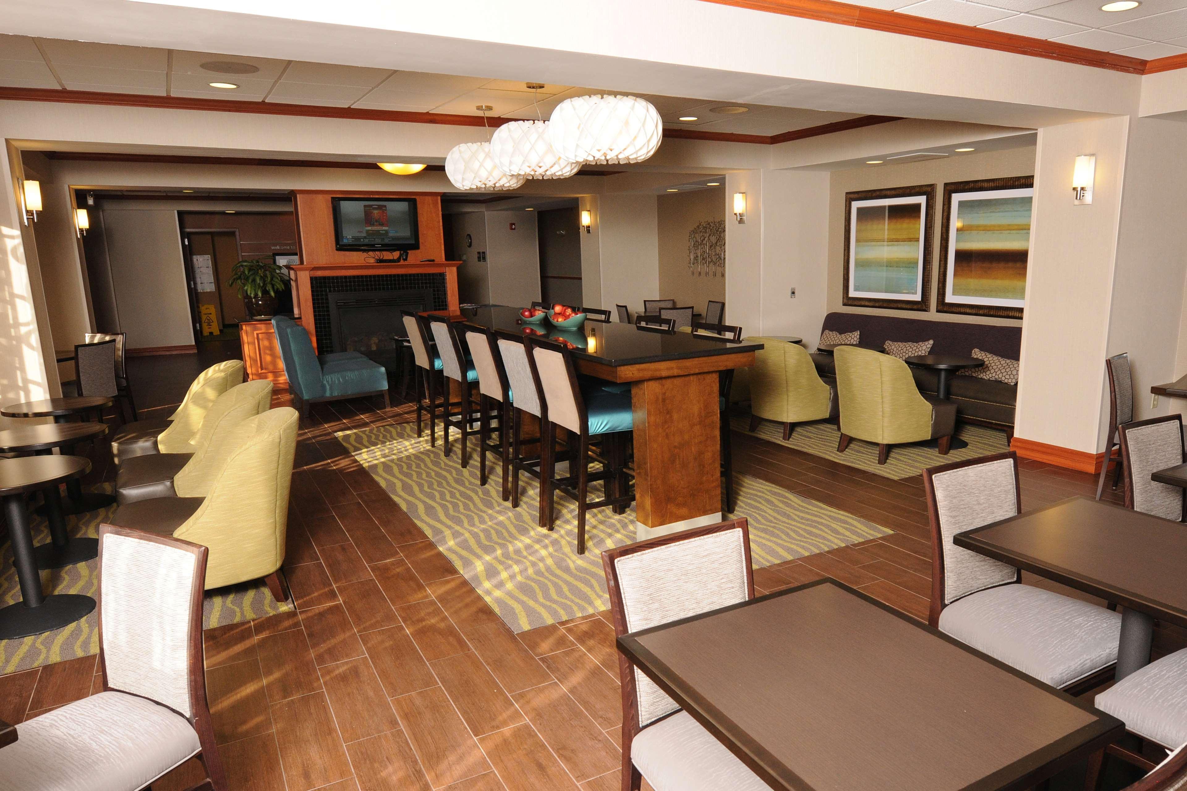 Newly Renovated Hampton Inn Omaha West Lakeside Exteriér fotografie