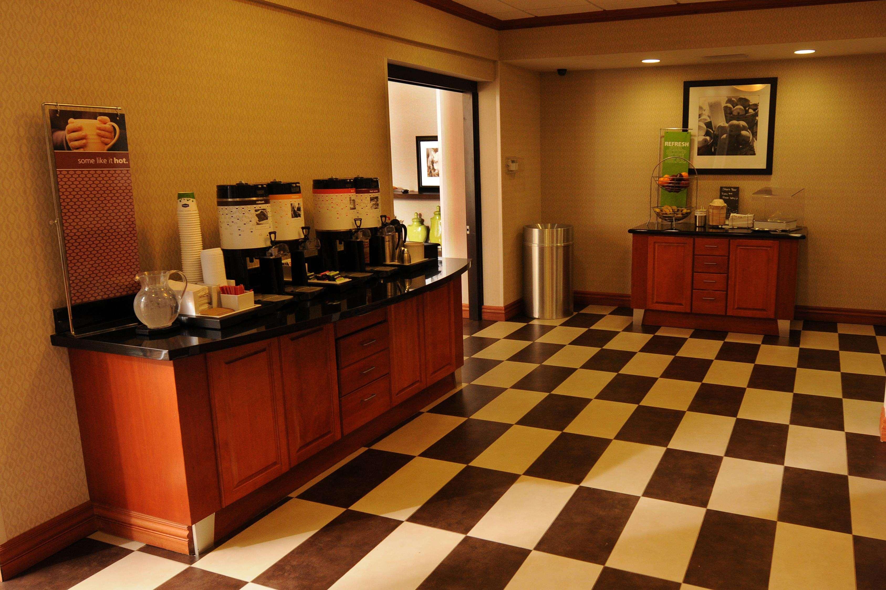 Newly Renovated Hampton Inn Omaha West Lakeside Exteriér fotografie