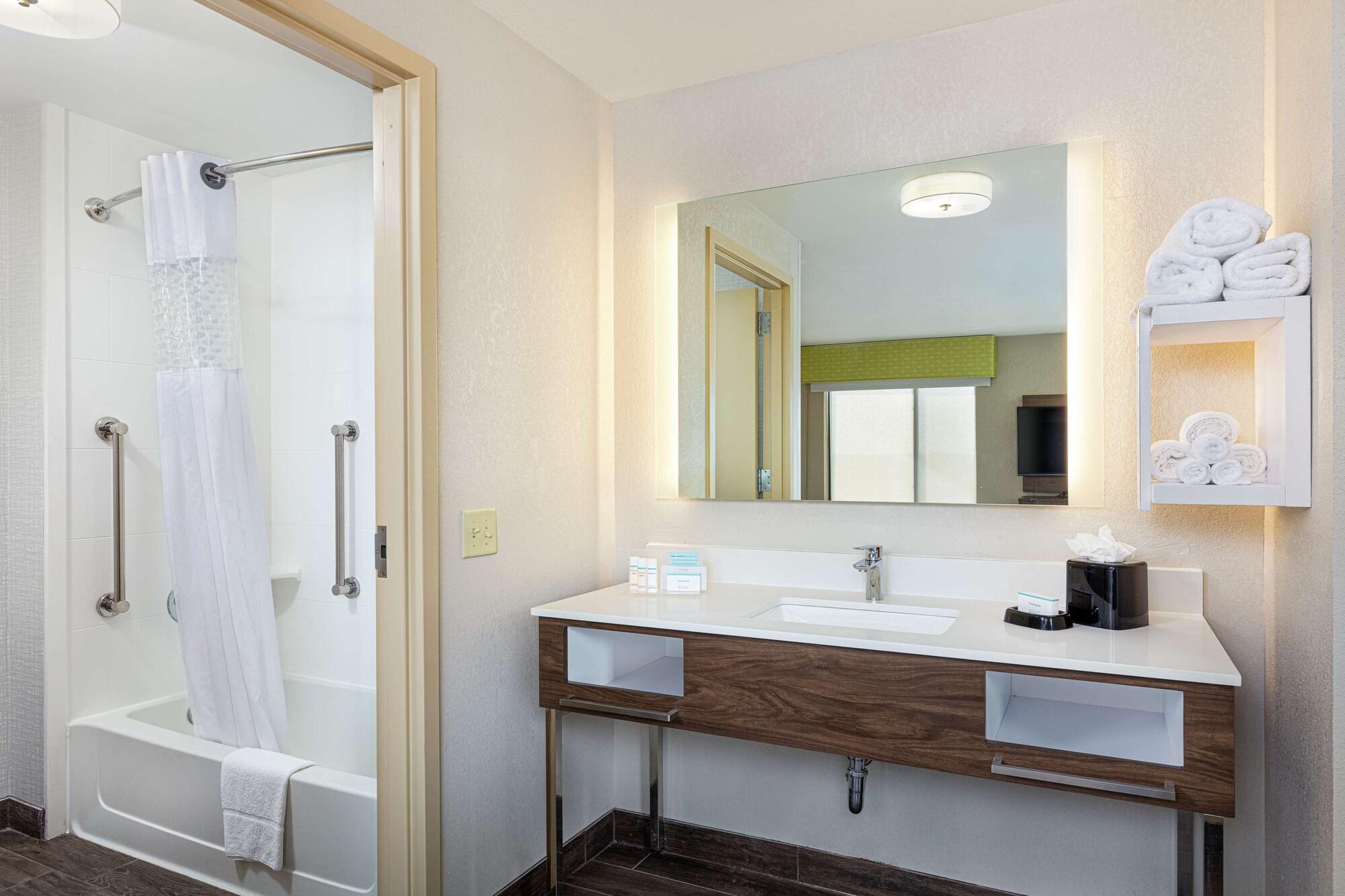 Newly Renovated Hampton Inn Omaha West Lakeside Exteriér fotografie