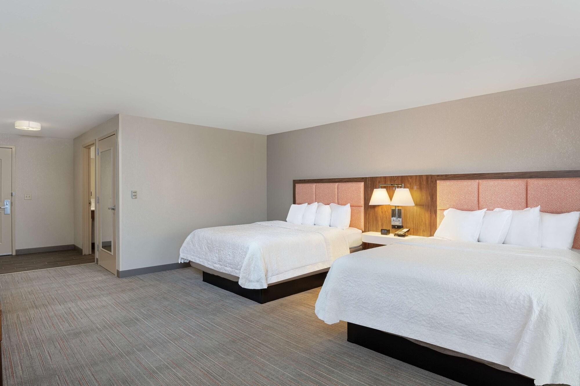 Newly Renovated Hampton Inn Omaha West Lakeside Exteriér fotografie