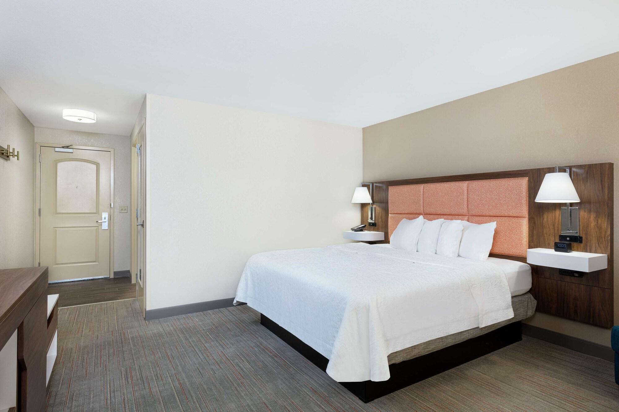 Newly Renovated Hampton Inn Omaha West Lakeside Exteriér fotografie