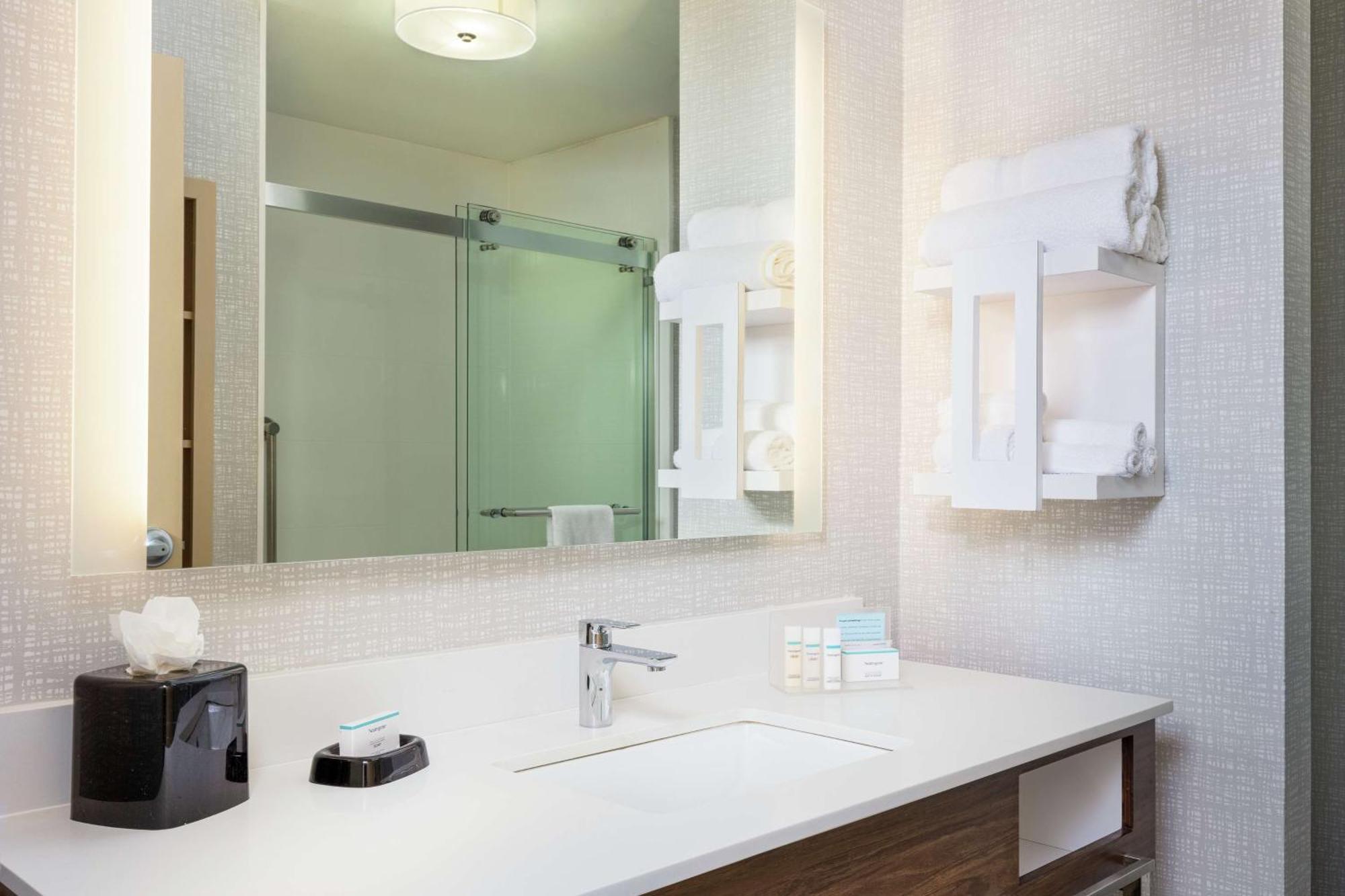 Newly Renovated Hampton Inn Omaha West Lakeside Exteriér fotografie