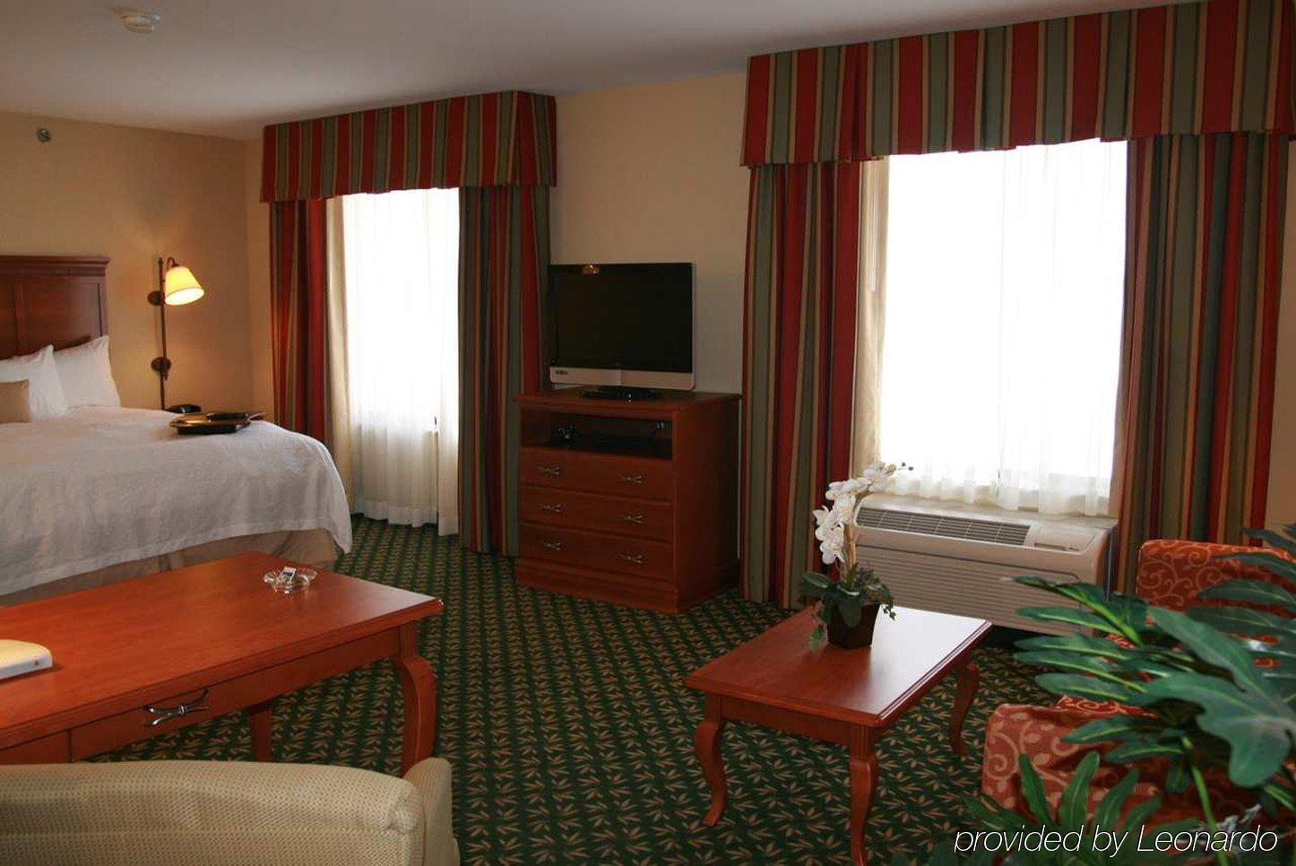 Newly Renovated Hampton Inn Omaha West Lakeside Pokoj fotografie