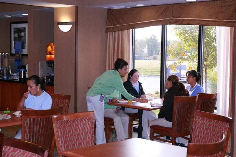 Newly Renovated Hampton Inn Omaha West Lakeside Restaurace fotografie